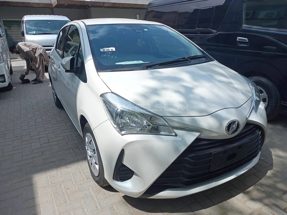 Toyota Vitz 2019 for Sale in Karachi Image-1