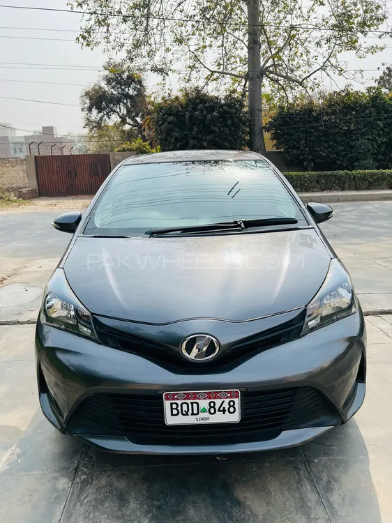 Toyota Vitz 2015 for Sale in Multan Image-1
