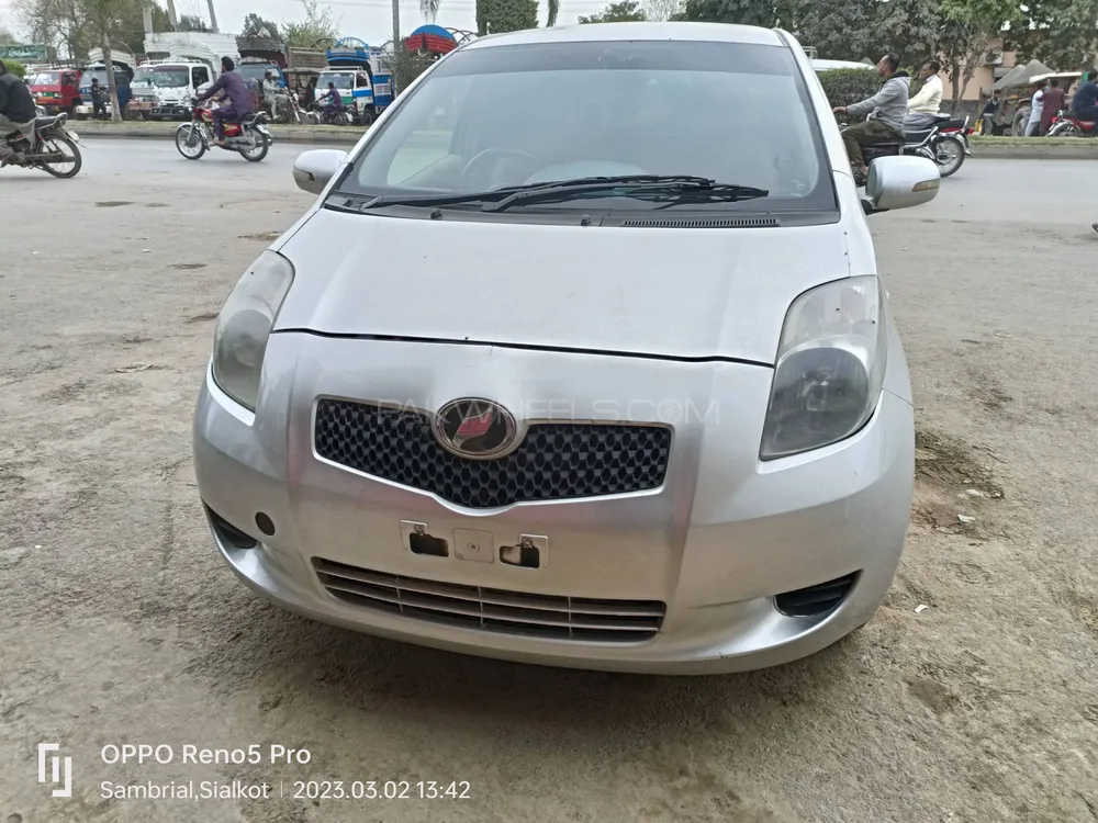 Toyota Vitz 2006 for Sale in Sambrial Image-1