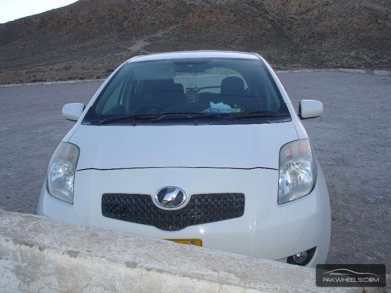 Toyota Vitz 2005 for Sale in Quetta Image-1