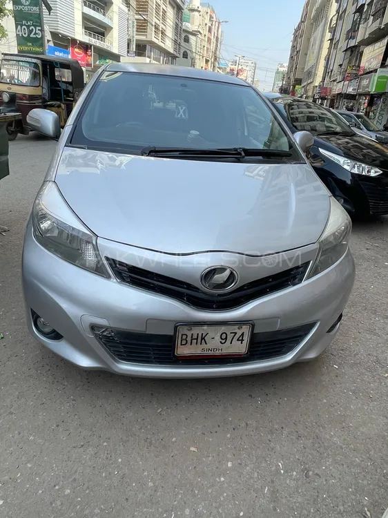 Toyota Vitz 2013 for Sale in Karachi Image-1