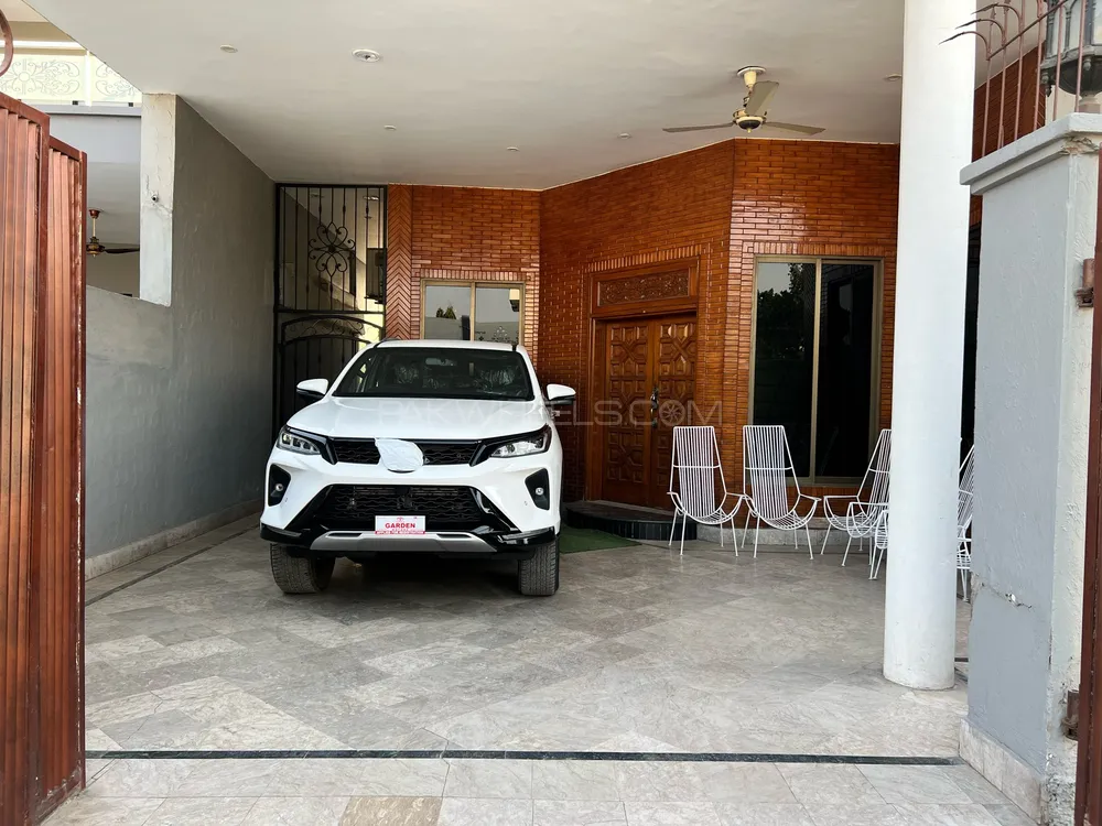Toyota Fortuner 2023 for Sale in Sargodha Image-1