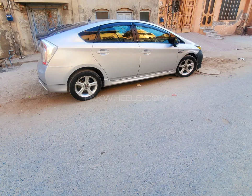 Toyota Prius 2015 for Sale in Faisalabad Image-1