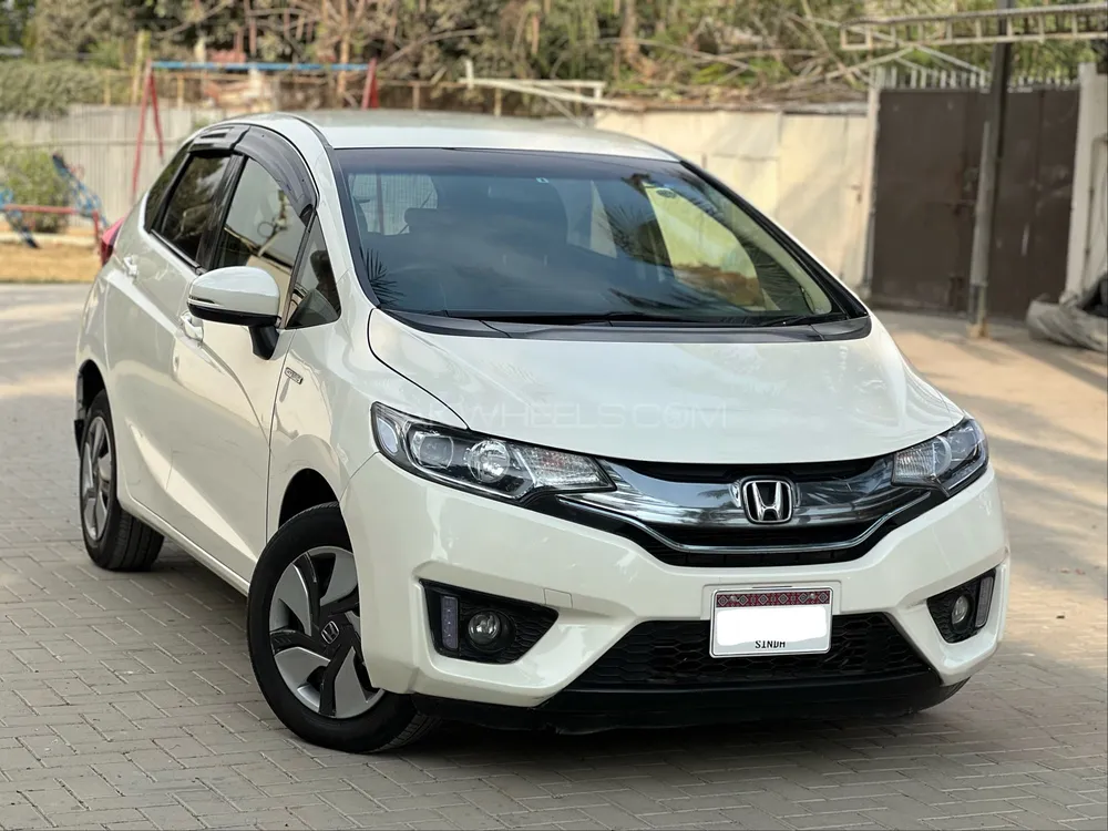 Honda Fit 2014 for Sale in Karachi Image-1