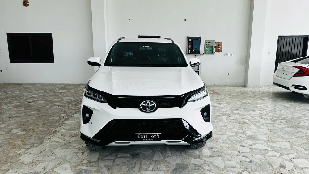 Toyota Fortuner 2022 for Sale in Mardan Image-1
