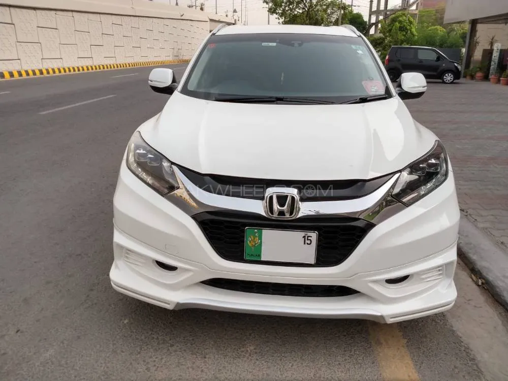 Honda Vezel 2015 for Sale in Lahore Image-1