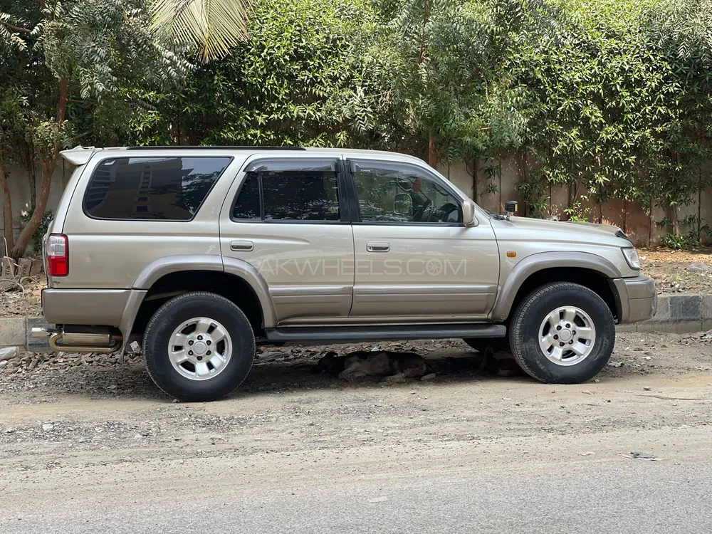 Toyota Surf 2003 for Sale in Karachi Image-1