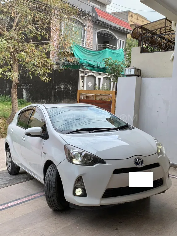 Toyota Aqua 2012 for Sale in Islamabad Image-1