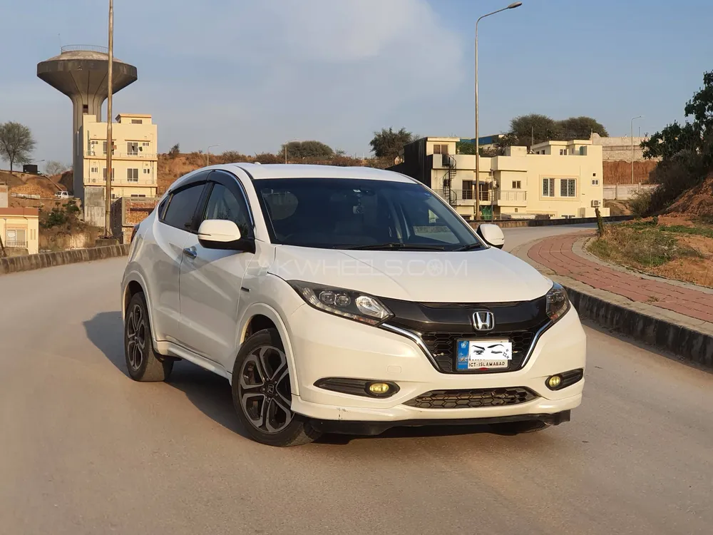 Honda Vezel 2015 for Sale in Islamabad Image-1