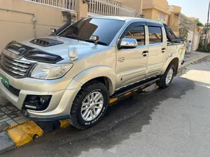Toyota Hilux Invincible 2013 for Sale