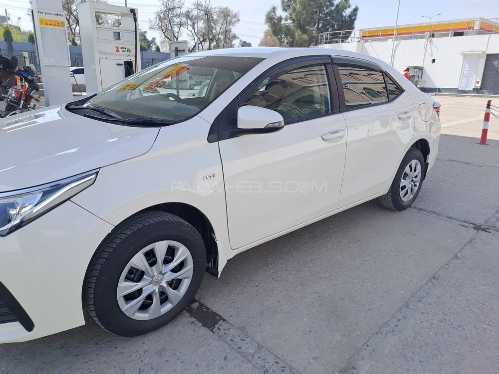 Toyota Corolla 2018 for Sale in Peshawar Image-1