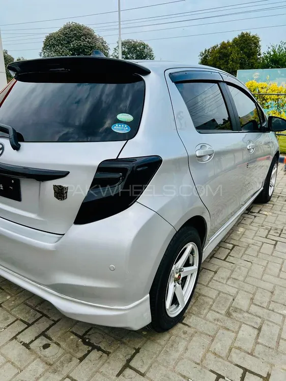Toyota Vitz 2015 for Sale in Sialkot Image-1