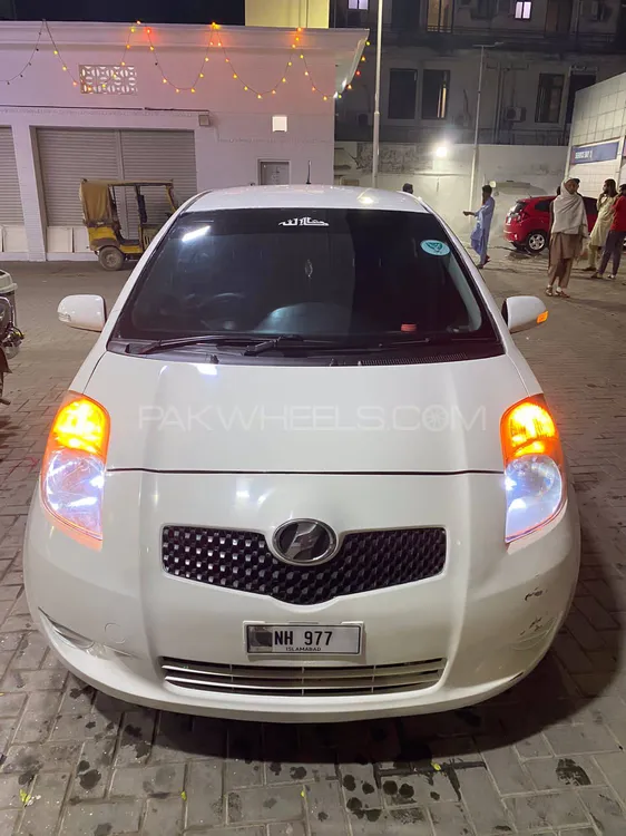 Toyota Vitz 2005 for Sale in Islamabad Image-1