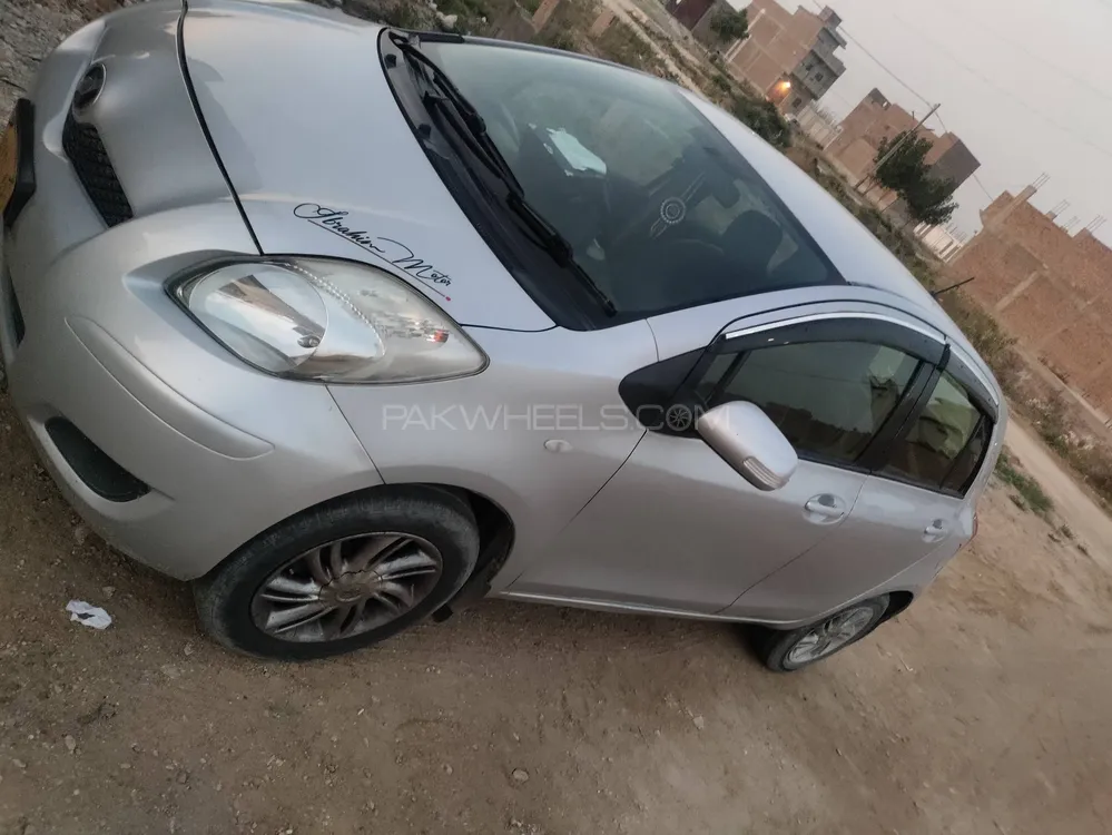 Toyota Vitz 2010 for Sale in Karachi Image-1