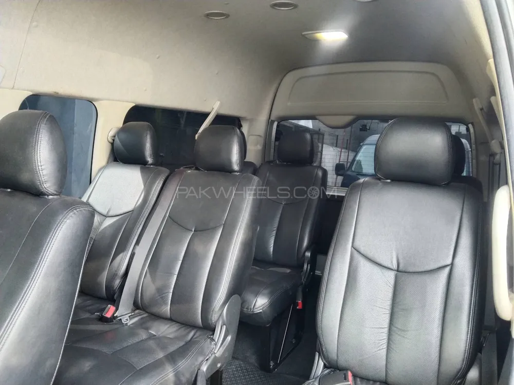 Toyota Hiace 2017 for Sale in Lahore Image-1