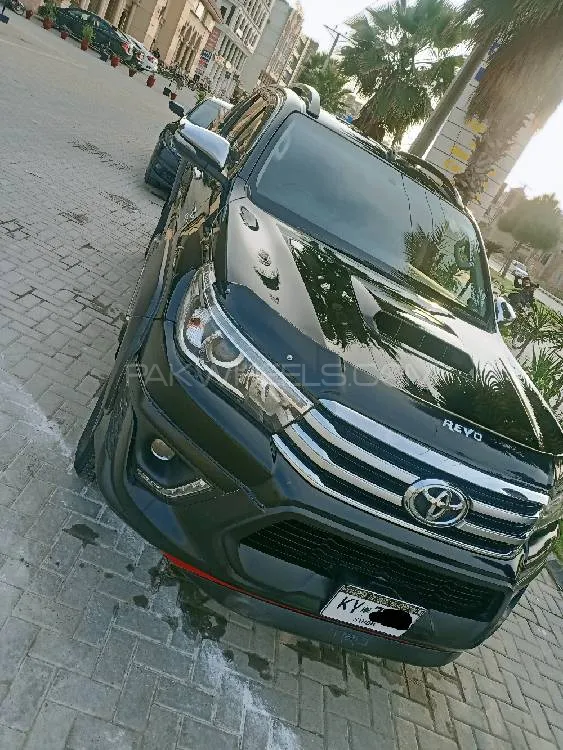 Toyota Hilux 2017 for Sale in Taxila Image-1