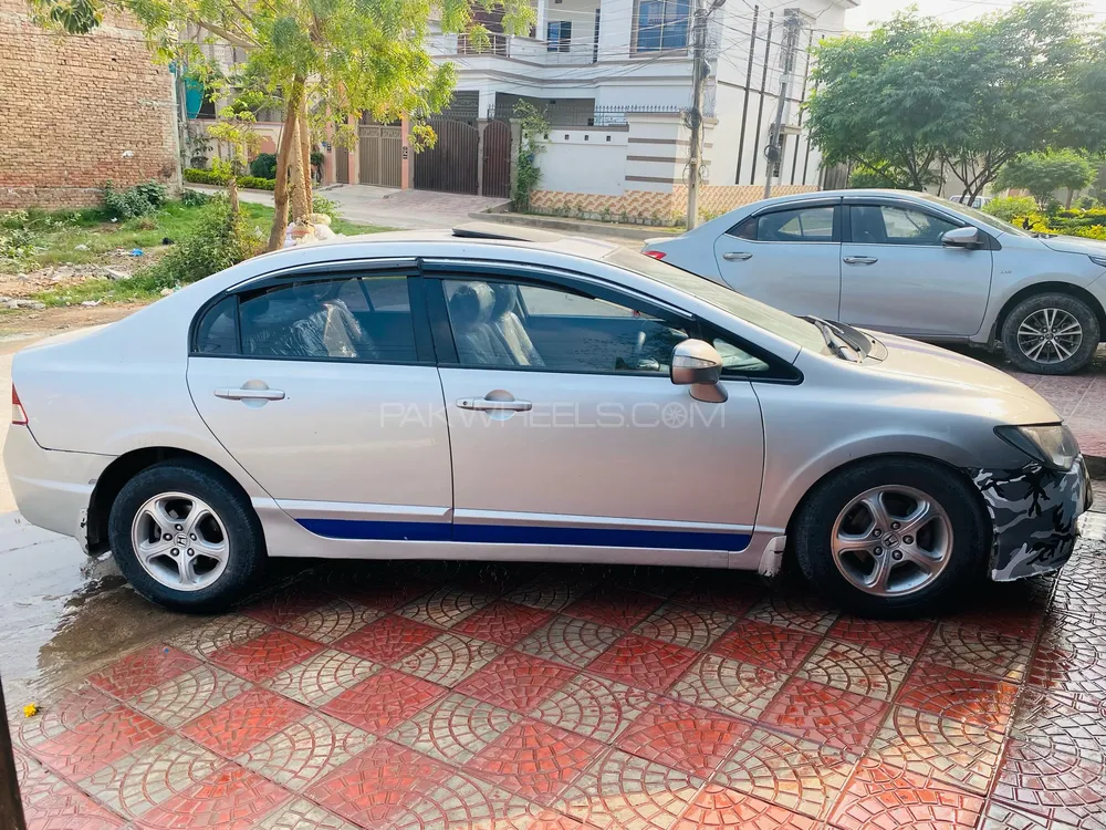 Honda Civic 2010 for Sale in Multan Image-1