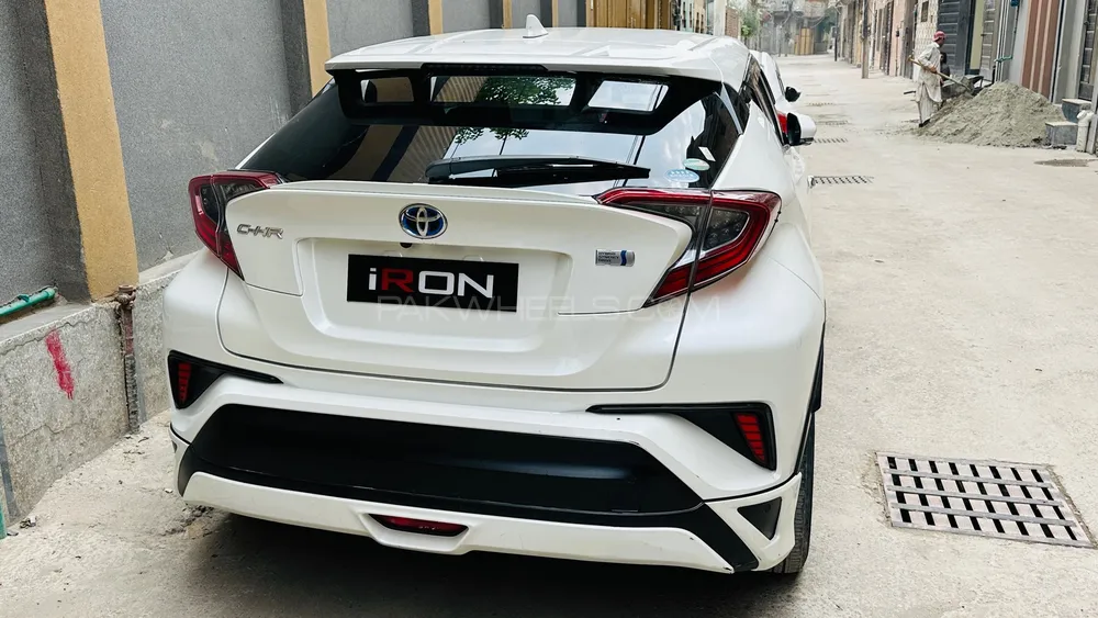 Toyota C-HR 2018 for Sale in Peshawar Image-1