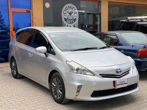Toyota Prius Alpha S 2012 for Sale