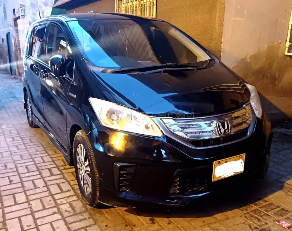Honda Freed 2011 for Sale in Karachi Image-1