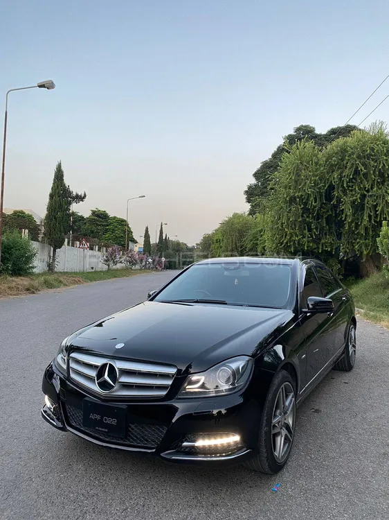 Mercedes Benz C Class 2011 for Sale in Islamabad Image-1