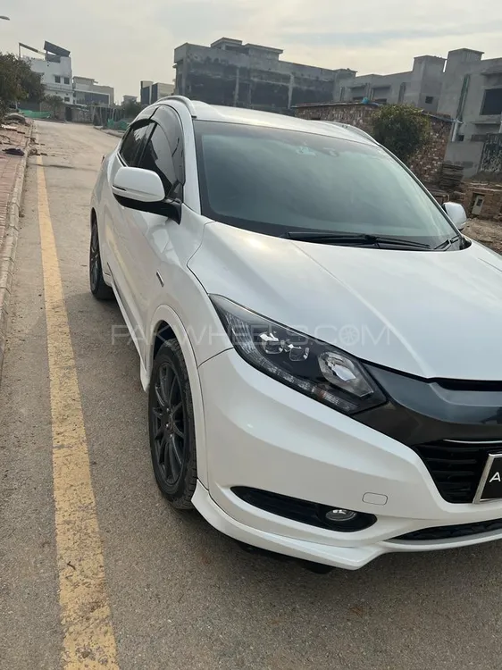 Honda Vezel 2015 for Sale in Islamabad Image-1