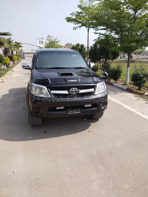 Toyota Hilux 2005 for Sale in Kot Momin Image-1