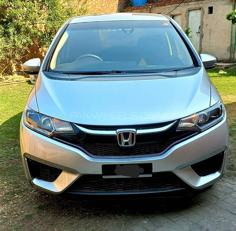 Honda Fit 2016 for Sale in Lahore Image-1