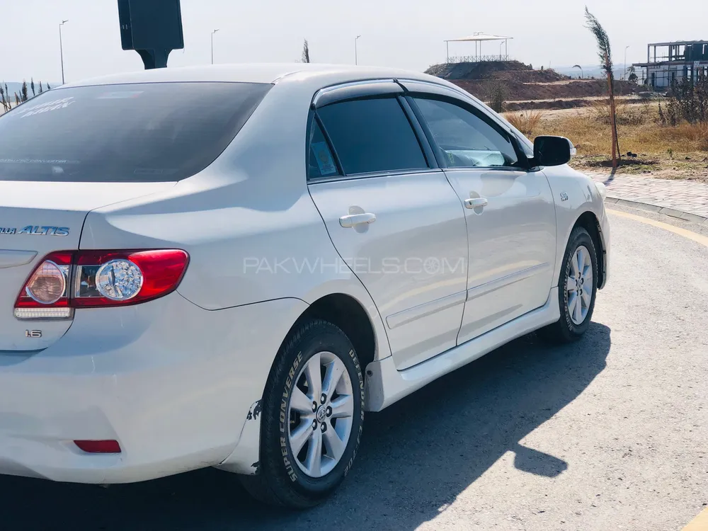 Toyota Corolla 2011 for Sale in Islamabad Image-1
