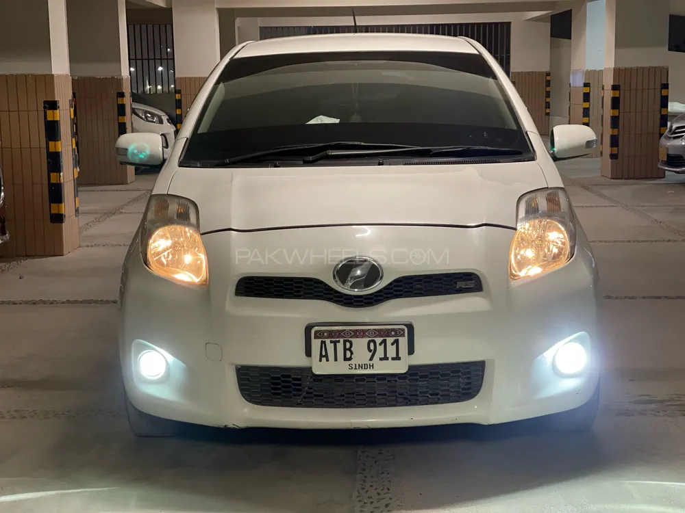 Toyota Vitz 2007 for Sale in Karachi Image-1