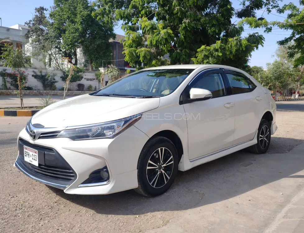 Toyota Corolla 2018 for Sale in Karachi Image-1