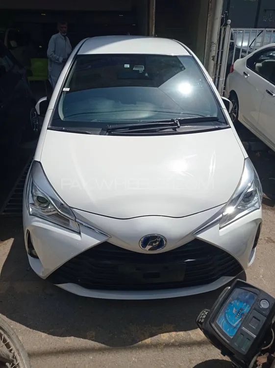 Toyota Vitz 2019 for Sale in Karachi Image-1