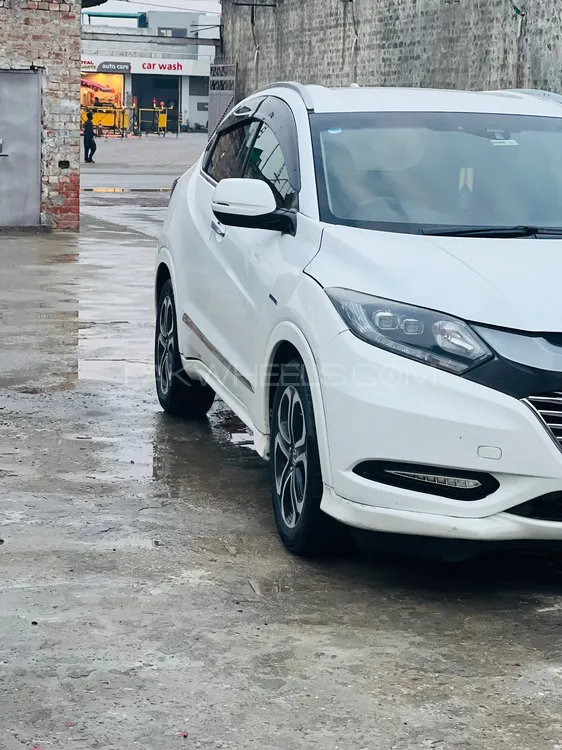 Honda Vezel 2014 for Sale in Lahore Image-1