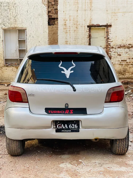Toyota Vitz 2000 for Sale in Mandi bahauddin Image-1