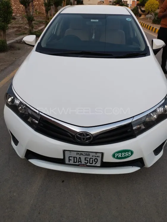 Toyota Corolla 2015 for Sale in Mamu kunjan Image-1