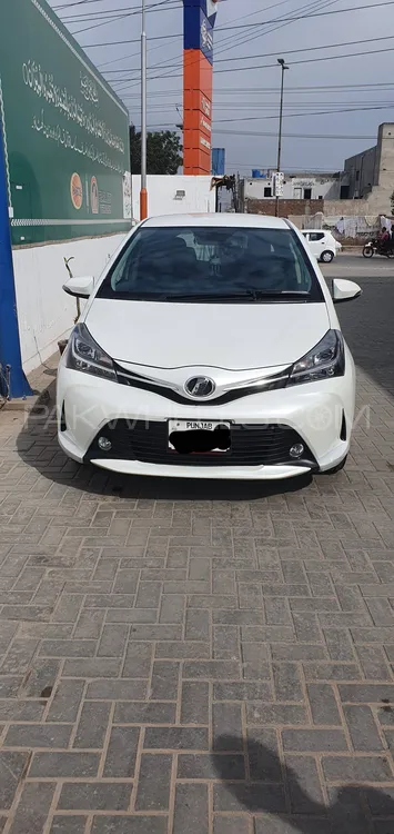 Toyota Vitz 2015 for Sale in Faisalabad Image-1