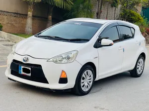 Toyota Aqua S 2013 for Sale