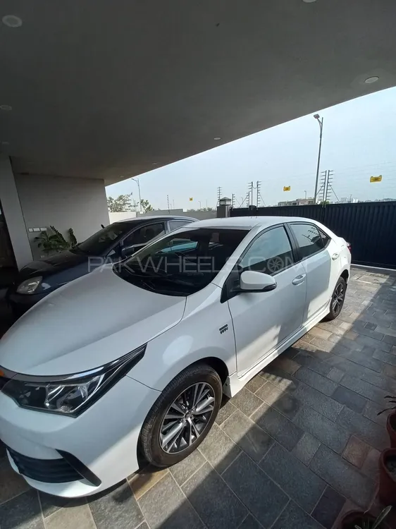 Toyota Corolla 2017 for Sale in Lahore Image-1