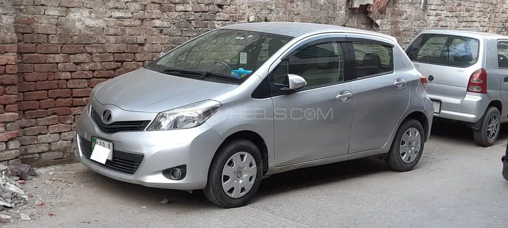 Toyota Vitz 2014 for Sale in Lahore Image-1