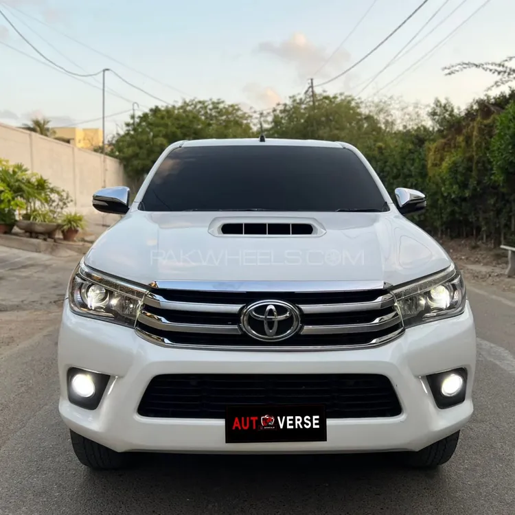 Toyota Hilux 2017 for Sale in Karachi Image-1