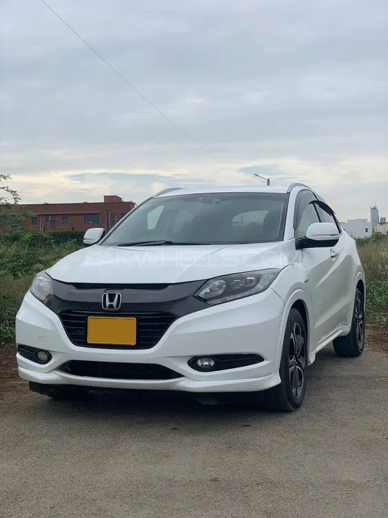 Honda Vezel 2014 for Sale in Karachi Image-1