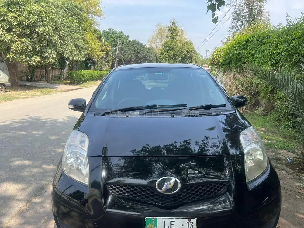 Toyota Vitz 2007 for Sale in Lahore Image-1