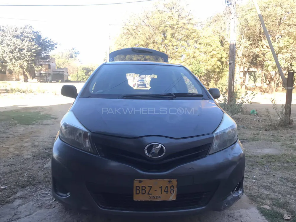 Toyota Vitz 2011 for Sale in Karachi Image-1
