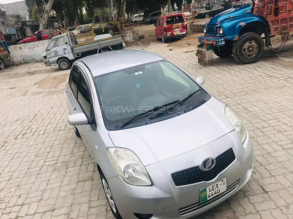 Toyota Vitz 2005 for Sale in Wah cantt Image-1