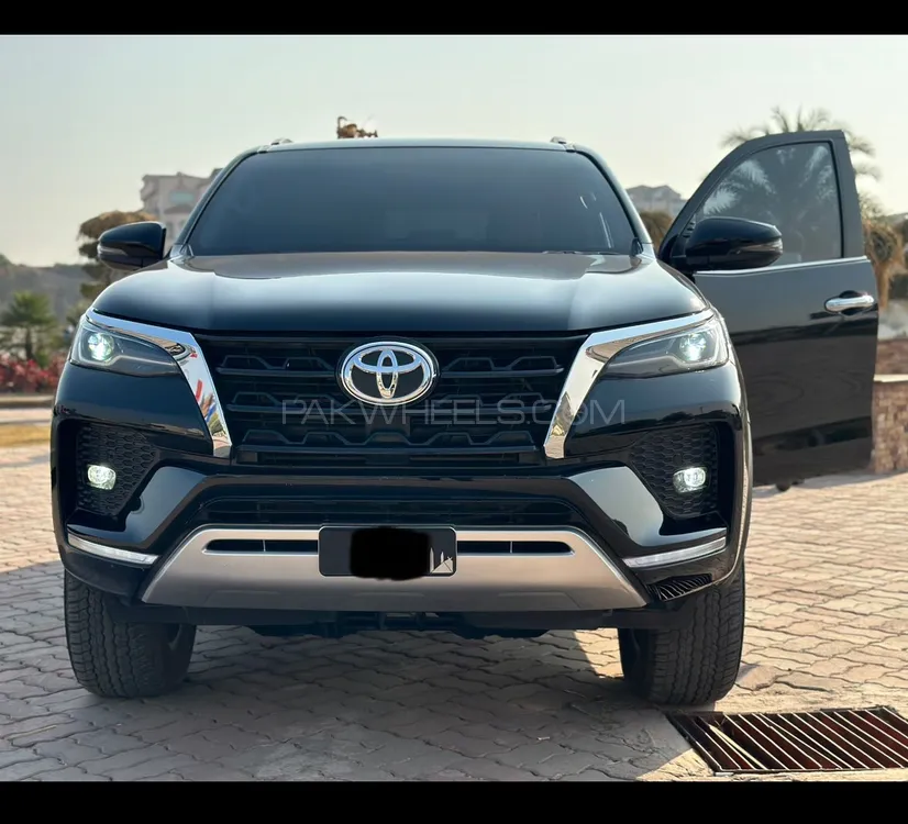 Toyota Fortuner 2022 for Sale in Islamabad Image-1