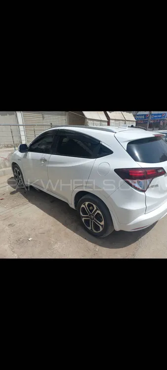 Honda Vezel 2014 for Sale in Karachi Image-1