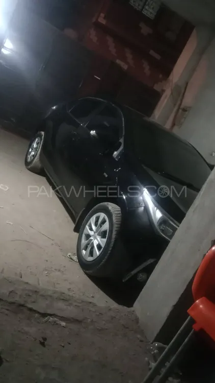 Toyota Corolla 2017 for Sale in Faisalabad Image-1