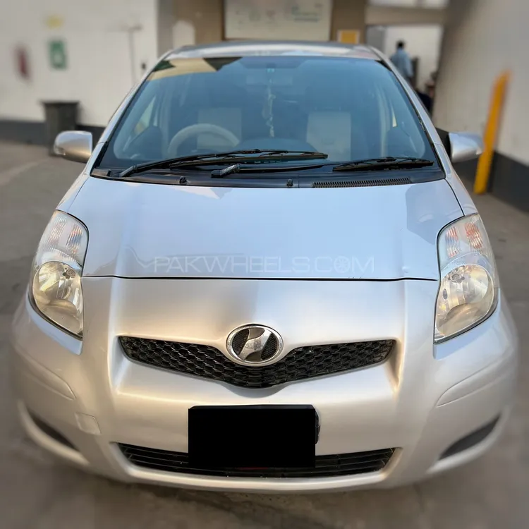 Toyota Vitz 2009 for Sale in Lahore Image-1