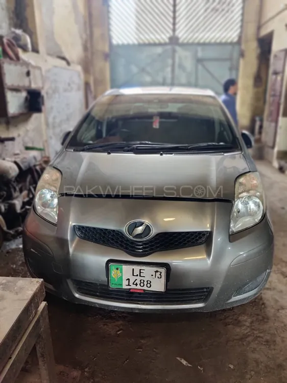 Toyota Vitz 2013 for Sale in Faisalabad Image-1
