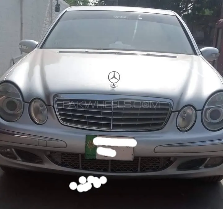 Mercedes Benz E Class 2005 for Sale in Lahore Image-1